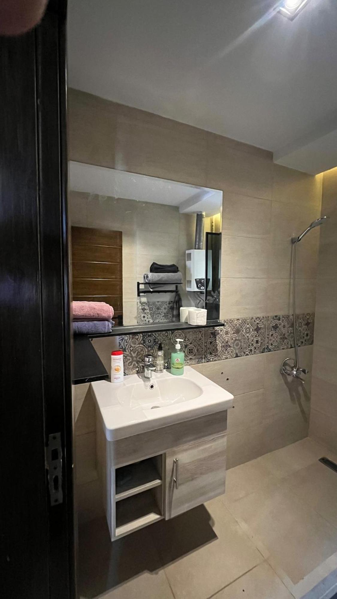 Apartment Rehab Service *